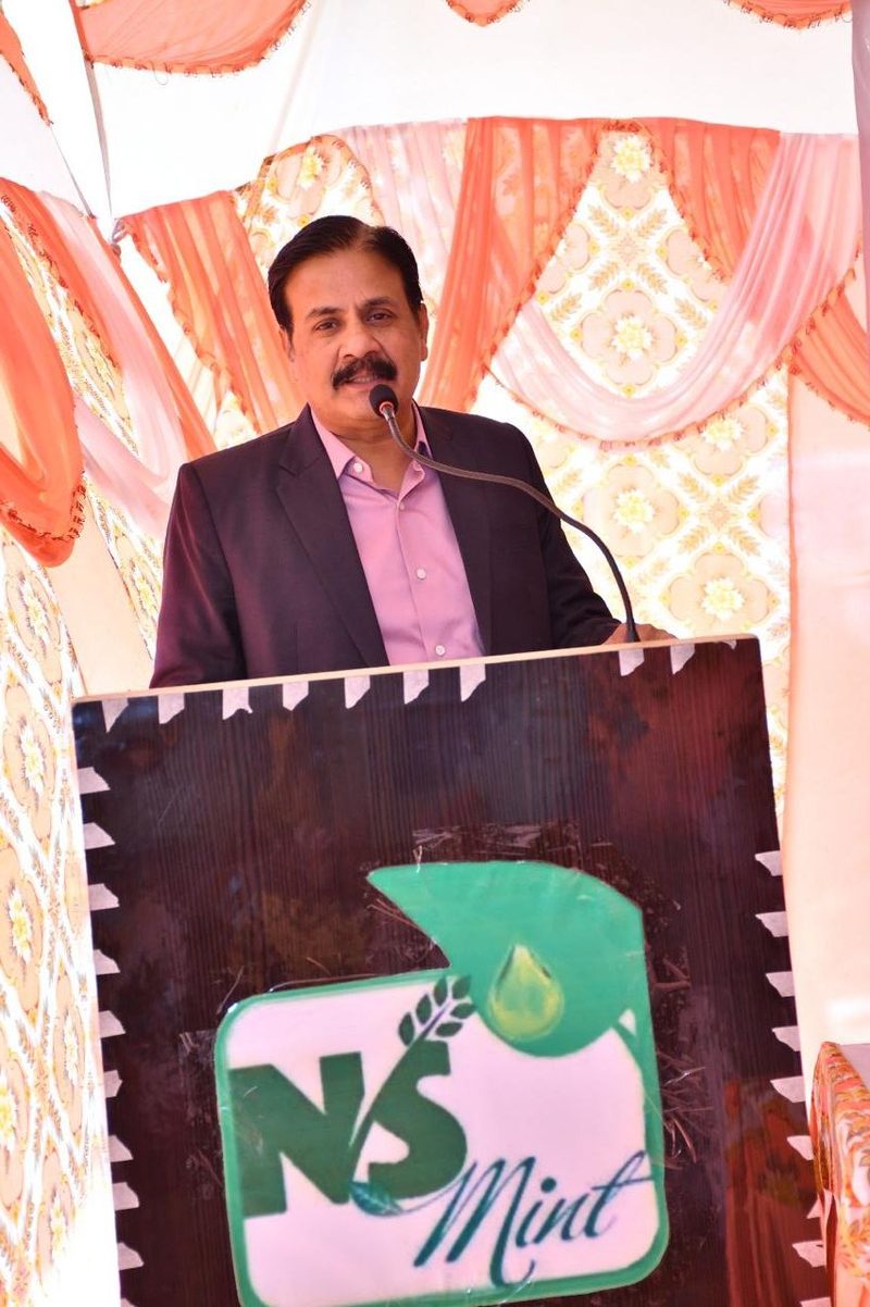 Ashutosh Rastogi addresses farmers